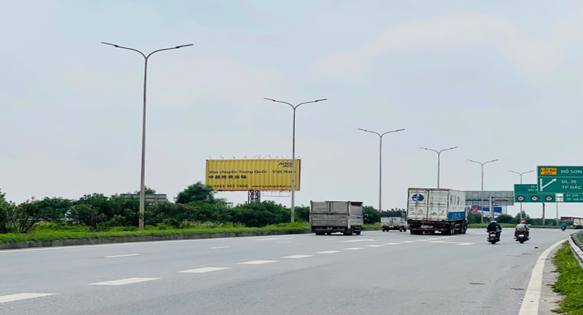 Billboard quảng cáo ngoài trời trên đường cao tốc